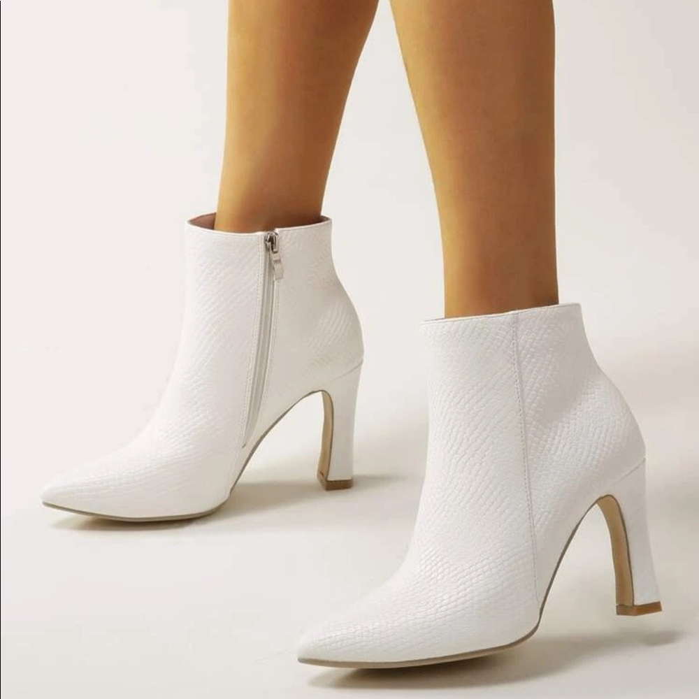 White Boot - Picture 2 of 7